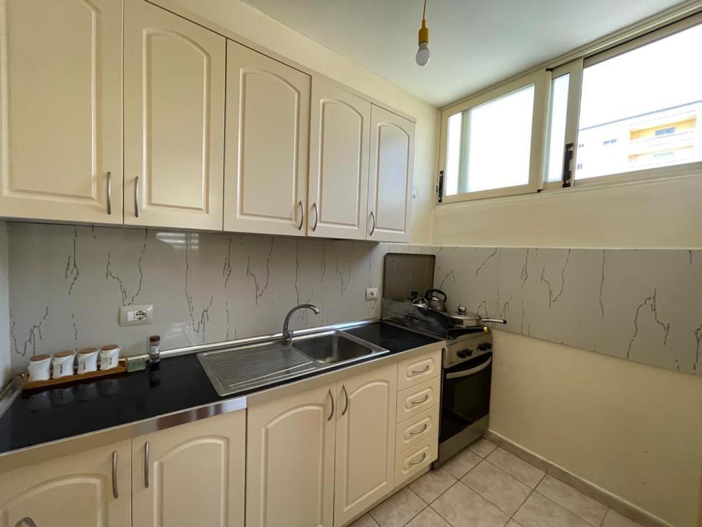 Lisus Apartment Avlonya Dış mekan fotoğraf
