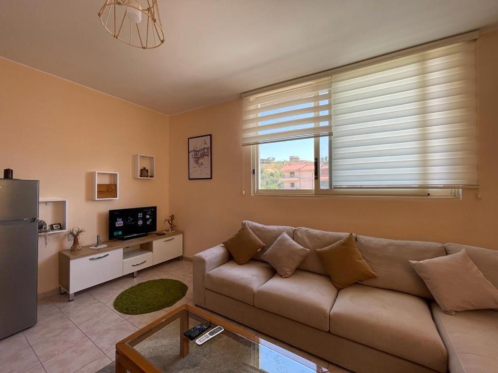 Lisus Apartment Avlonya Dış mekan fotoğraf